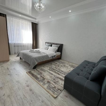 Уютная квартира на Expo Apartment Астана Екстериор снимка